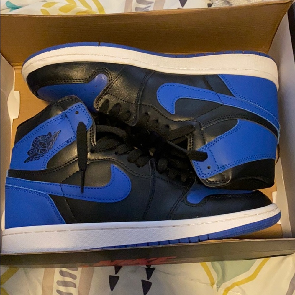 Air Jordan 1 “royal” size 7 UA